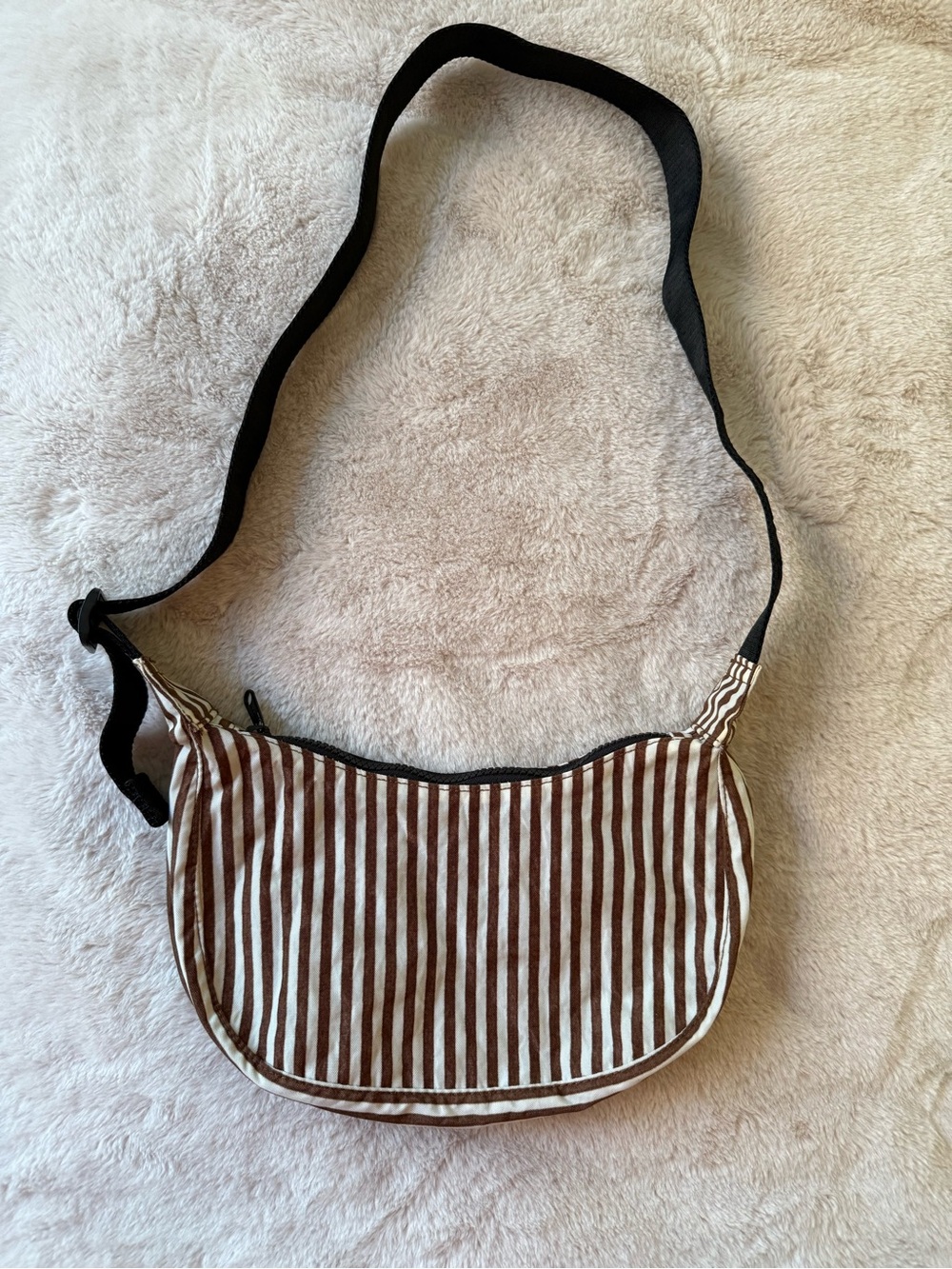 BAGGU Small Nylon Crescent Bag Brown Stripe - Picture 3 of 9